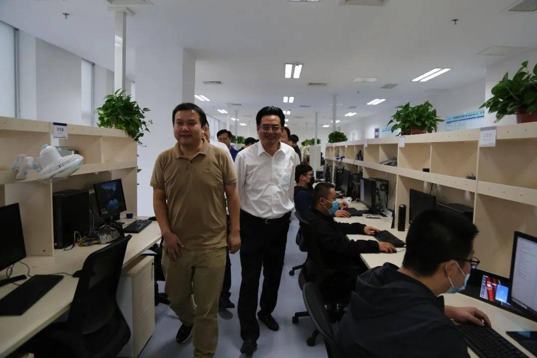 智能軟件研發(fā)中心（南京）揭牌，開啟區(qū)域軟件產(chǎn)業(yè)新篇章